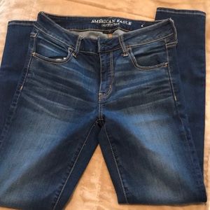 Size 8 Women’s AMERICAN Eagle Jeggings